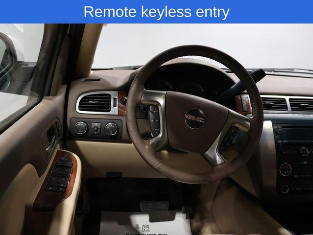 Photo of 2007 Summit White GMC Yukon