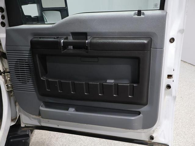 Photo of 2015 Oxford White Ford F-250