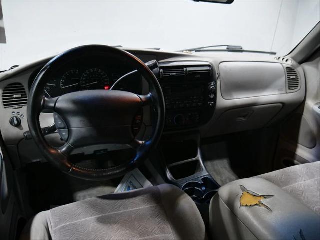 Photo of 1999 Black Clearcoat Metallic Ford Explorer