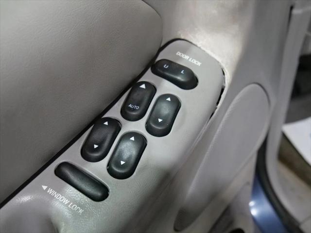 Photo of 1999 Black Clearcoat Metallic Ford Explorer
