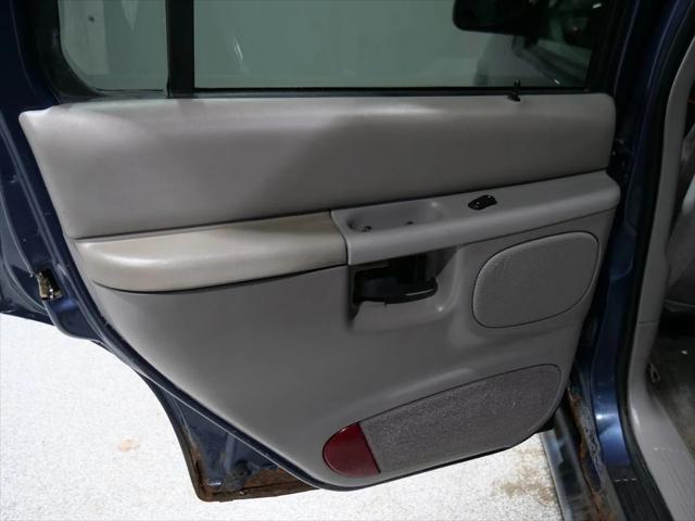 Photo of 1999 Black Clearcoat Metallic Ford Explorer