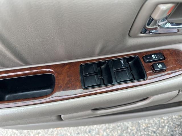 Photo of 2000 Desert Sand Mica Toyota Avalon