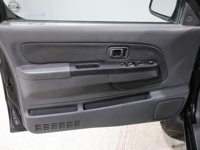 Photo of 2003 Super Black Nissan Frontier