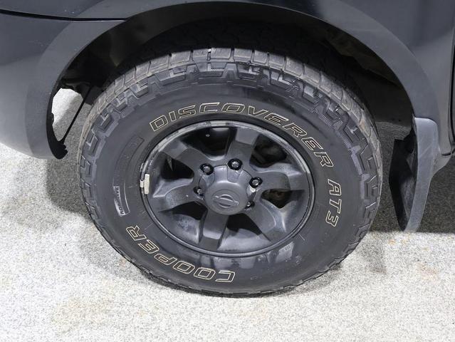 Photo of 2003 Super Black Nissan Frontier