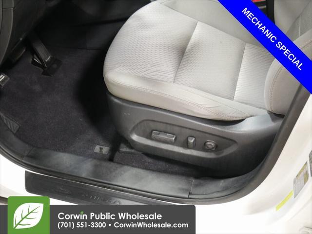 Photo of 2013 Monaco White Hyundai SANTA FE
