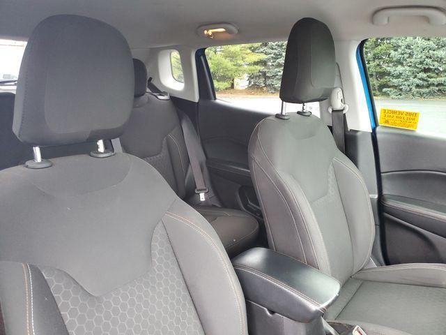 Photo of 2018 Laser Blue Pearlcoat Jeep Compass
