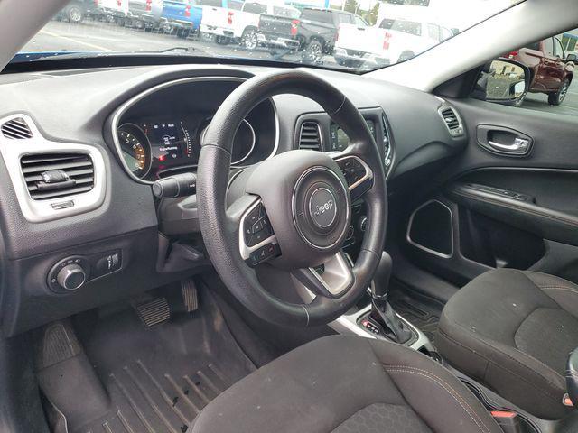 Photo of 2018 Laser Blue Pearlcoat Jeep Compass