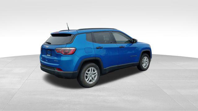 Photo of 2018 Laser Blue Pearlcoat Jeep Compass