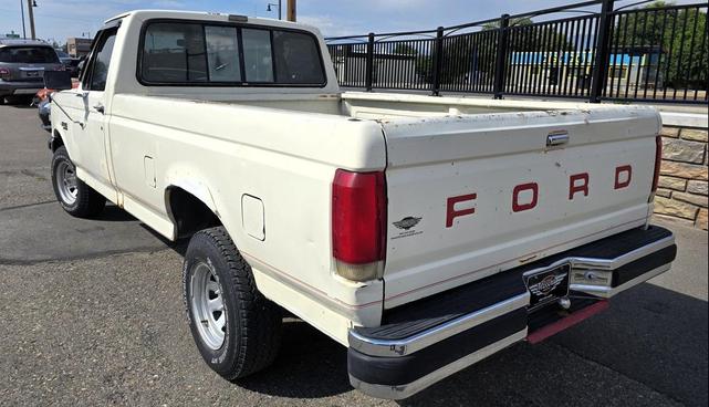 Photo of 1989 White Ford F-150