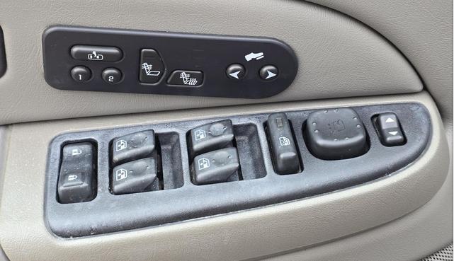 Photo of 2006 Teal Chevrolet Suburban
