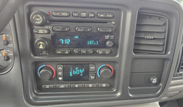 Photo of 2006 Teal Chevrolet Suburban