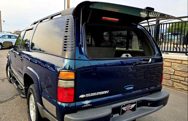 Photo of 2006 Teal Chevrolet Suburban
