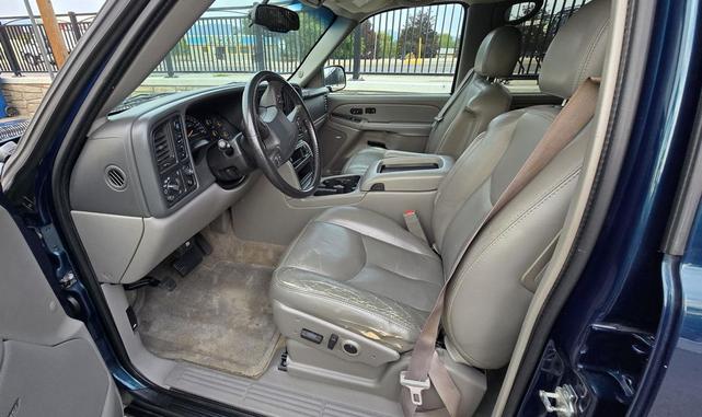 Photo of 2006 Teal Chevrolet Suburban