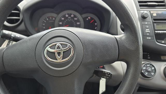 Photo of 2006 Green Toyota RAV4