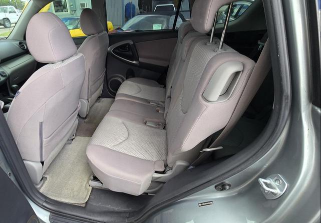 Photo of 2006 Green Toyota RAV4