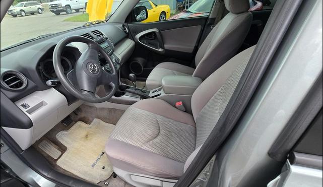 Photo of 2006 Green Toyota RAV4