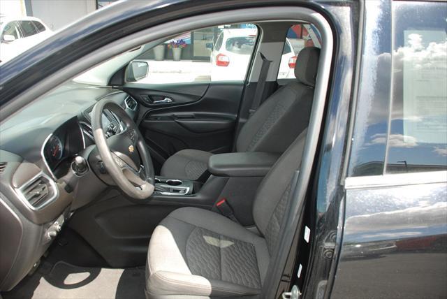 Photo of 2018 Mosaic Black Metallic Chevrolet Equinox