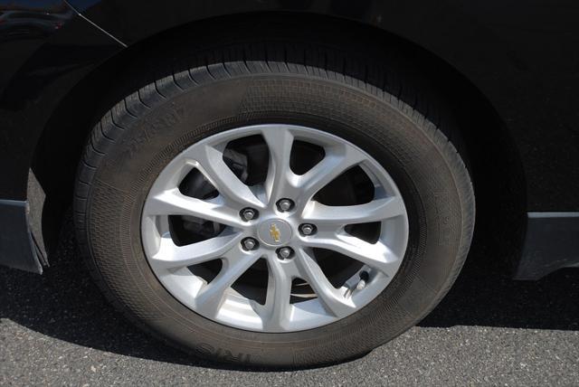 Photo of 2018 Mosaic Black Metallic Chevrolet Equinox