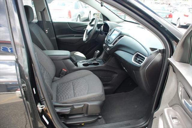 Photo of 2018 Mosaic Black Metallic Chevrolet Equinox