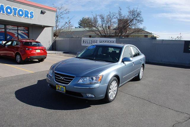 Photo of 2010 Medium Silver Blue Metallic Hyundai SONATA