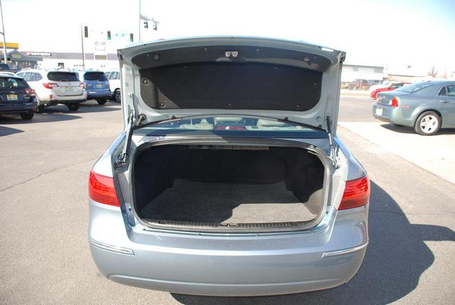Photo of 2010 Medium Silver Blue Metallic Hyundai SONATA