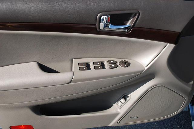 Photo of 2010 Medium Silver Blue Metallic Hyundai SONATA