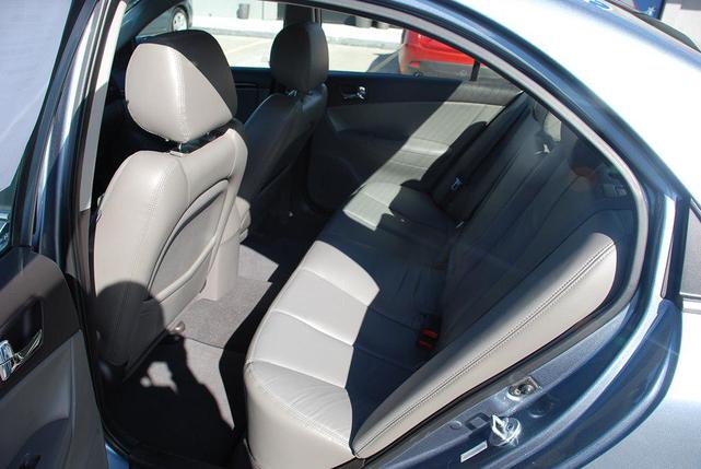 Photo of 2010 Medium Silver Blue Metallic Hyundai SONATA