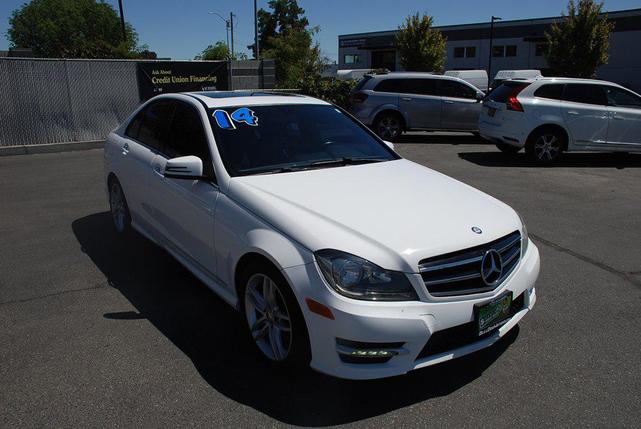 Photo of 2014 WHITE Mercedes-Benz C-Class