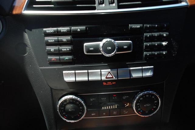 Photo of 2014 WHITE Mercedes-Benz C-Class
