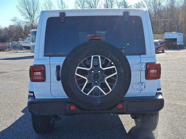 Photo of 2025 Bright White Clearcoat Jeep Wrangler