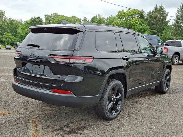 Photo of 2025 Diamond Black Jeep Grand Cherokee L