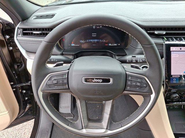 Photo of 2025 Diamond Black Jeep Grand Cherokee L