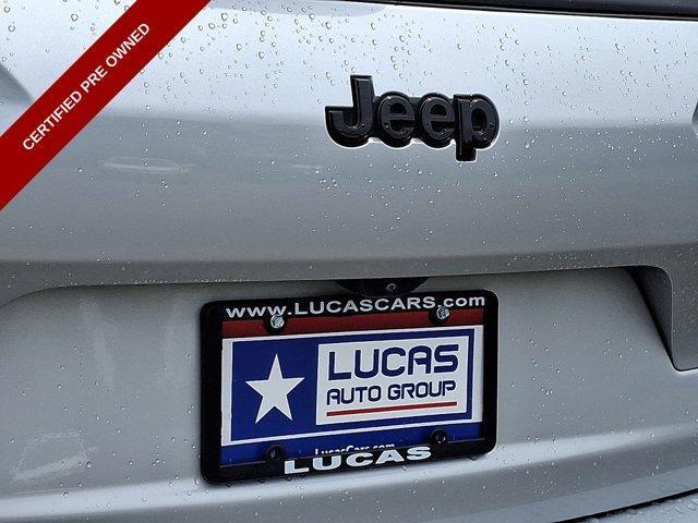 Photo of 2022 Silver Zynith Jeep Grand Cherokee L