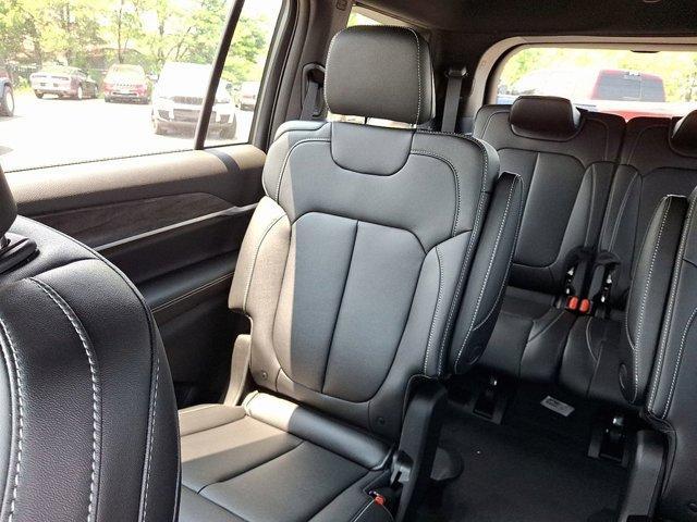 Photo of 2025 Bright White Clearcoat Jeep Grand Cherokee L