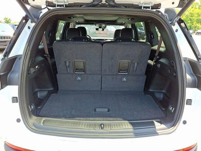 Photo of 2025 Bright White Clearcoat Jeep Grand Cherokee L