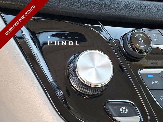 Photo of 2024 Silver Mist Clearcoat Chrysler Pacifica