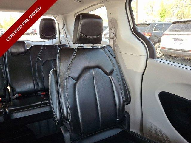Photo of 2024 Silver Mist Clearcoat Chrysler Pacifica
