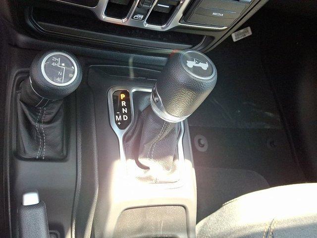 Photo of 2025 Bright White Clearcoat Jeep Wrangler