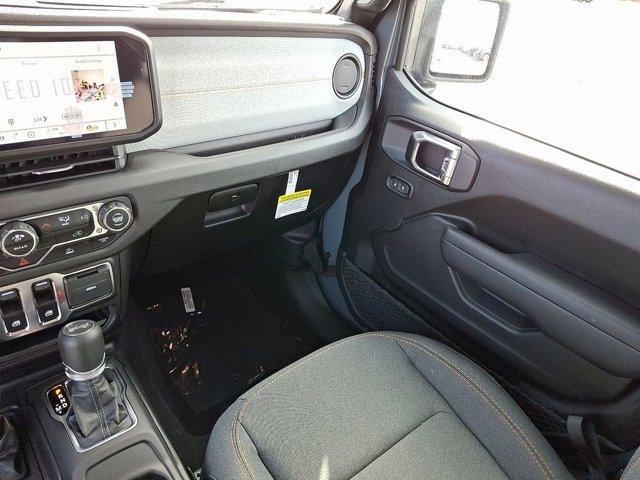 Photo of 2025 Anvil Clearcoat Jeep Wrangler