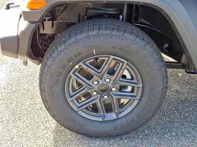 Photo of 2025 Anvil Clearcoat Jeep Wrangler