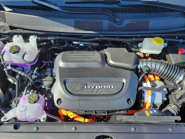 Photo of 2023 Brilliant Black Crystal Pearlcoat Chrysler Pacifica Hybrid