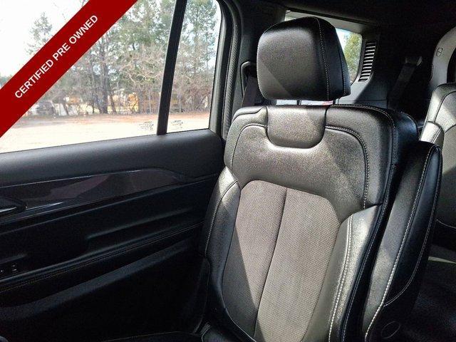 Photo of 2021 Silver Zynith Jeep Grand Cherokee L