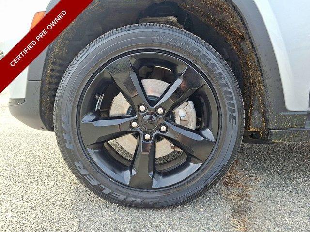 Photo of 2021 Silver Zynith Jeep Grand Cherokee L