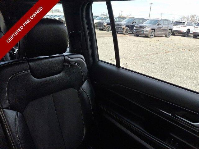 Photo of 2021 Silver Zynith Jeep Grand Cherokee L