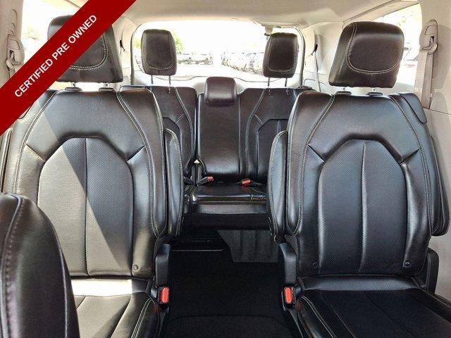 Photo of 2023 Brilliant Black Crystal Pearlcoat Chrysler Pacifica