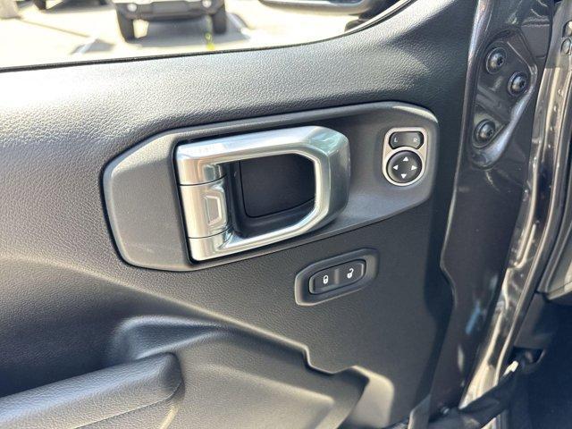 Photo of 2025 Granite Crystal Clearcoat Metallic Jeep Wrangler