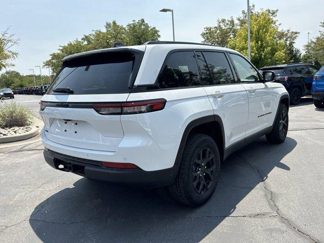 Photo of 2025 Bright White Clearcoat Jeep Grand Cherokee