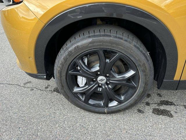 Photo of 2024 Gold Dodge Hornet