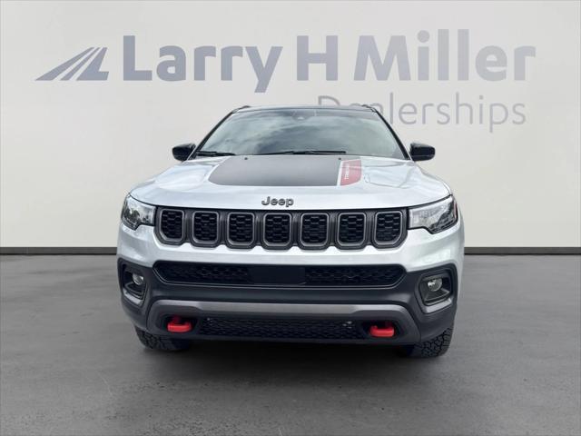 Photo of 2025 Silver Zynith Jeep Compass
