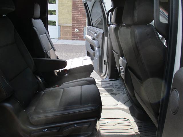 Photo of 2022 White GMC Yukon XL